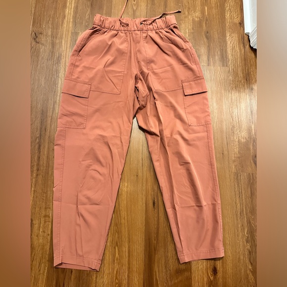 Old navy Active Wear Capris (set of 2) - Picture 4 of 5